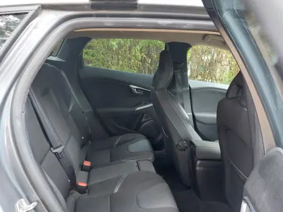Volvo V40 2015 (miniatűr)