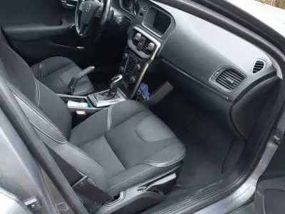 Volvo V40 2015 (miniatűr)
