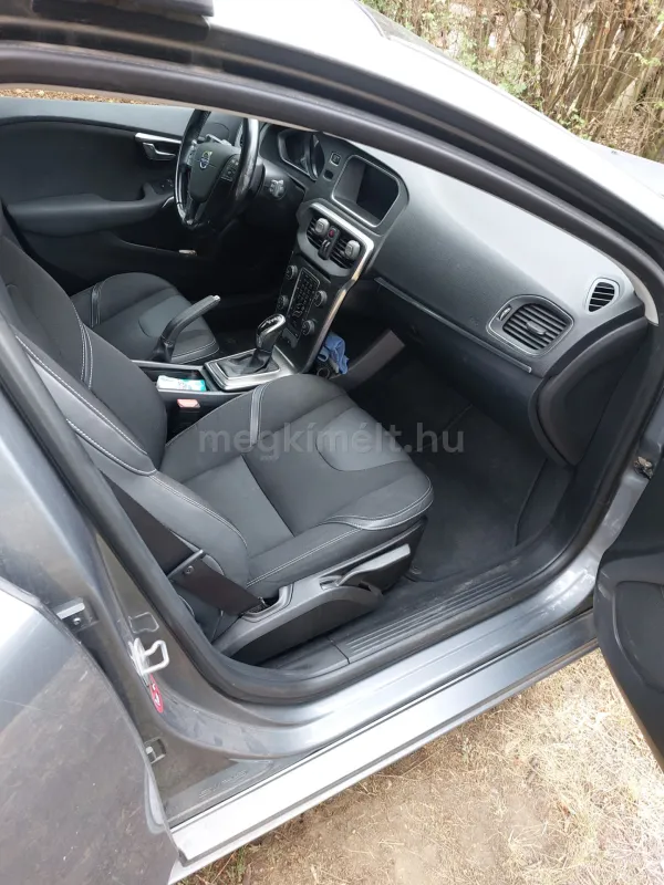 Volvo V40 2015