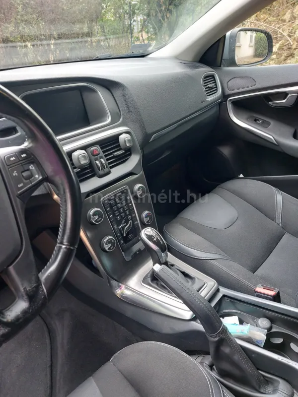 Volvo V40 2015