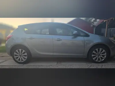 Opel Astra 2010 (miniatűr)