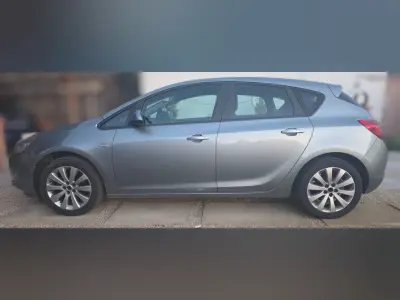 Opel Astra 2010 (miniatűr)