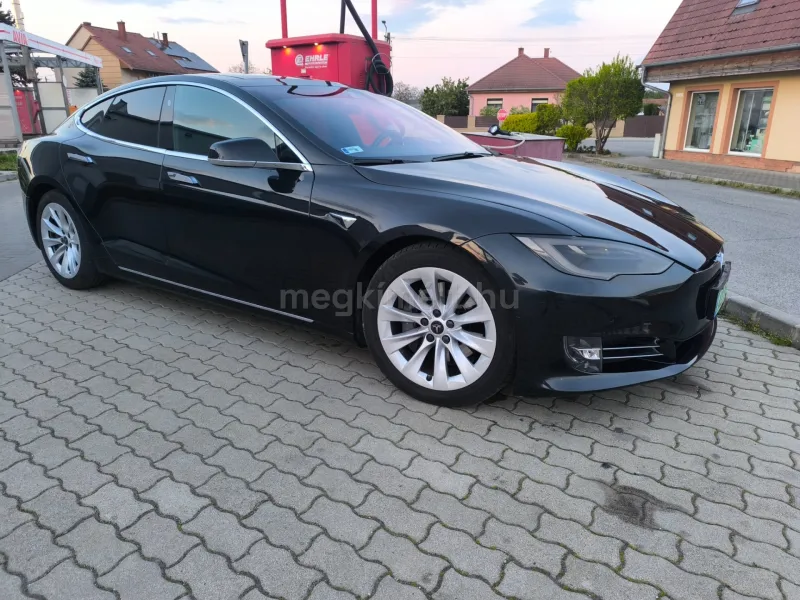 Tesla Model S 2017