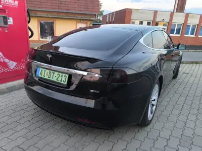 Tesla Model S 2017 (miniatűr)
