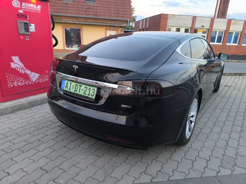 Tesla Model S 2017