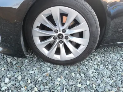 Tesla Model S 2017 (miniatűr)
