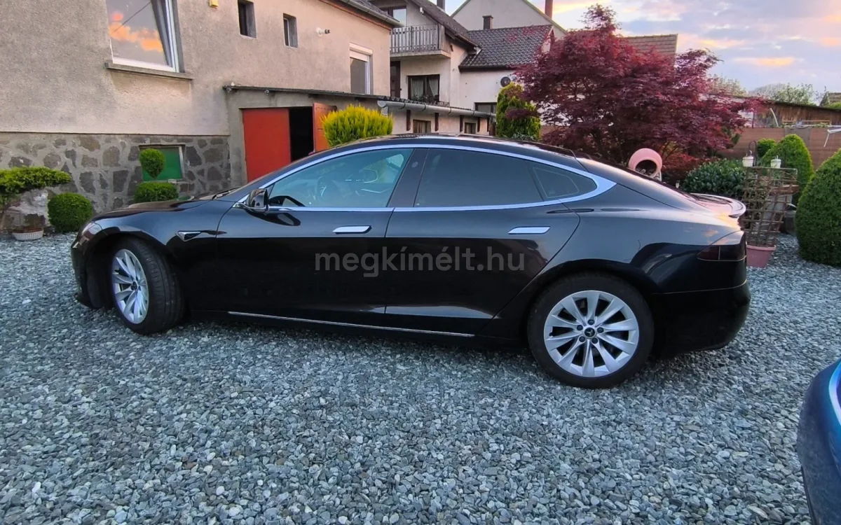 Tesla Model S 2017