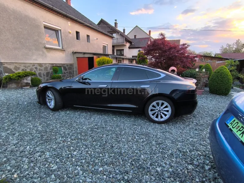 Tesla Model S 2017