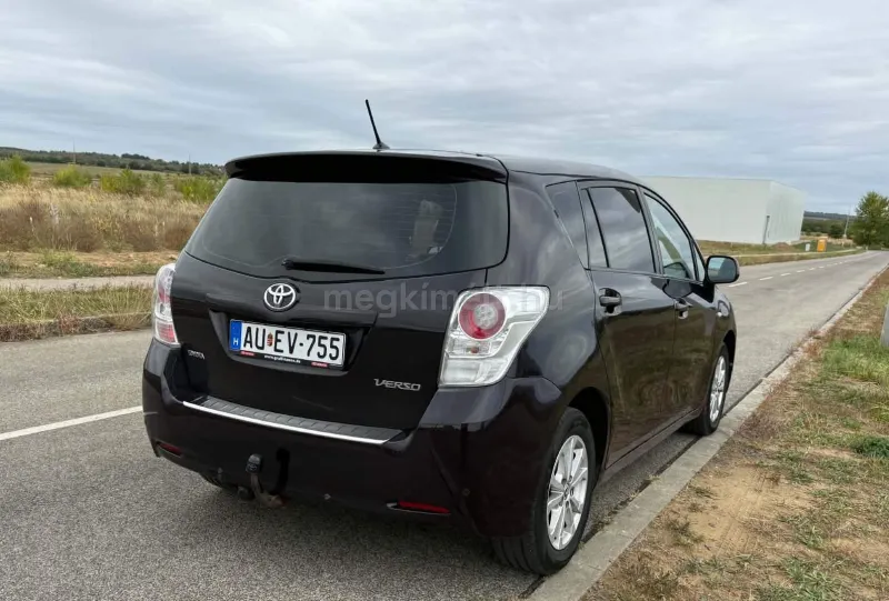 Toyota Verso 2011