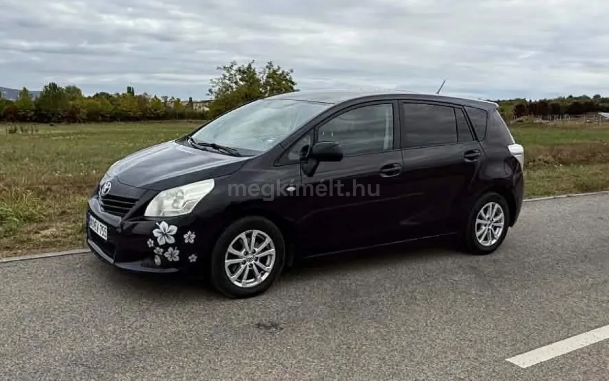 Toyota Verso 2011