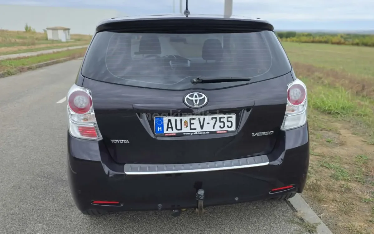 Toyota Verso 2011