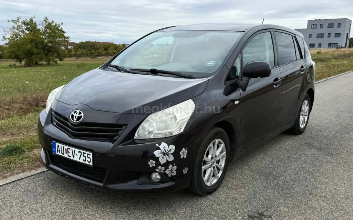 Toyota Verso 2011