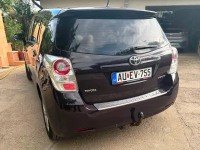 Toyota Verso 2011 (miniatűr)