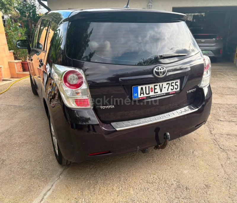 Toyota Verso 2011