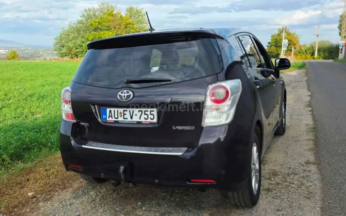 Toyota Verso 2011