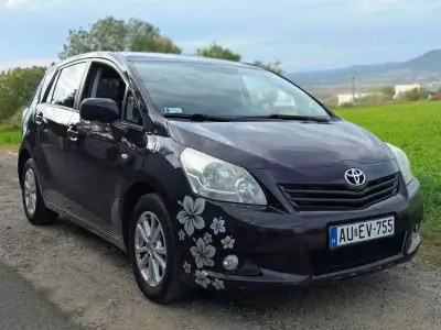 Toyota Verso 2011 (miniatűr)