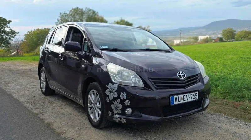 Toyota Verso 2011