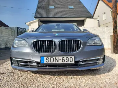 BMW 750 2015