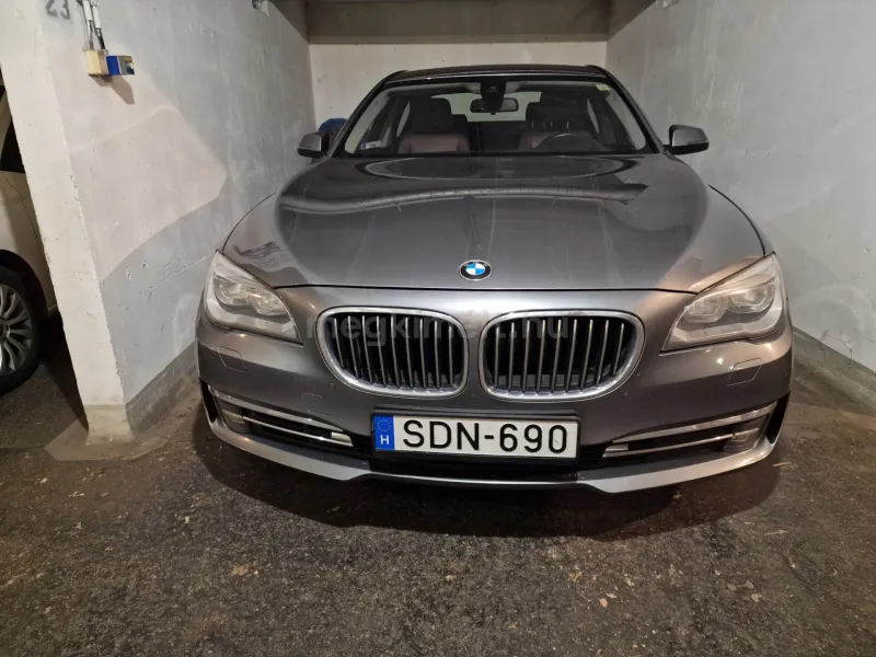 BMW 750 2015