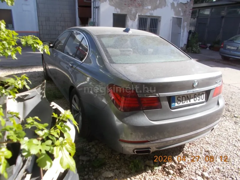 BMW 750 2015