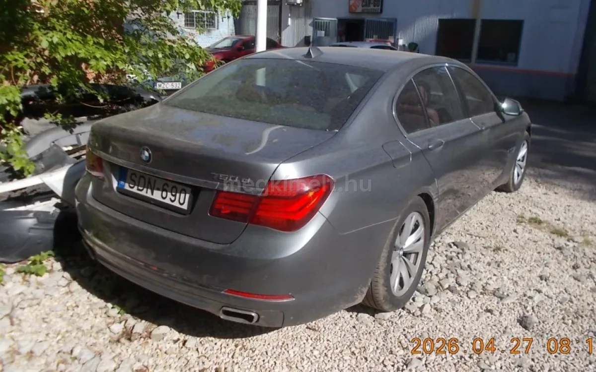 BMW 750 2015