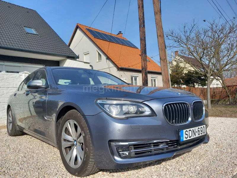 BMW 750 2015