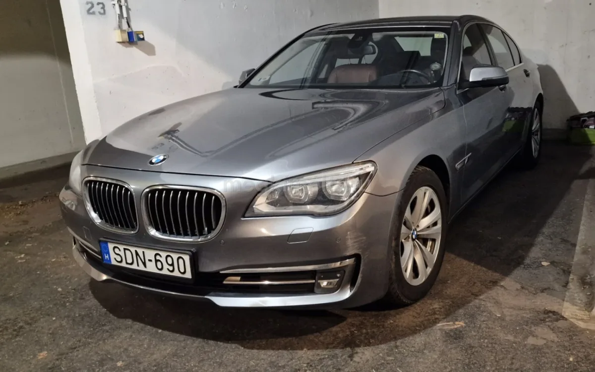 BMW 750 2015