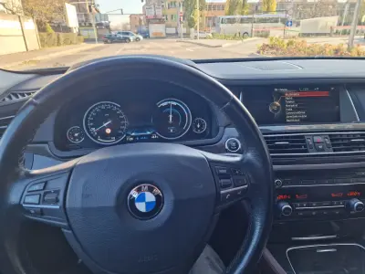BMW 750 2015 (miniatűr)