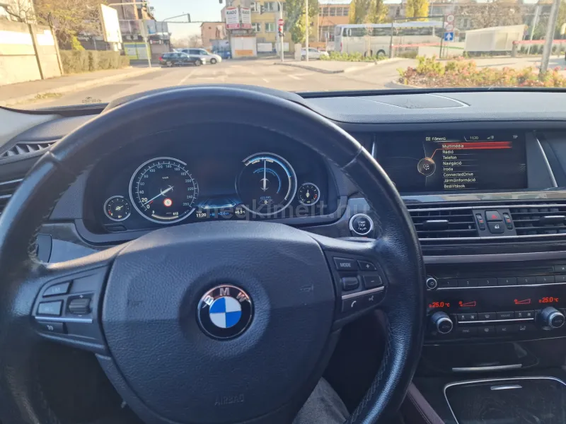 BMW 750 2015