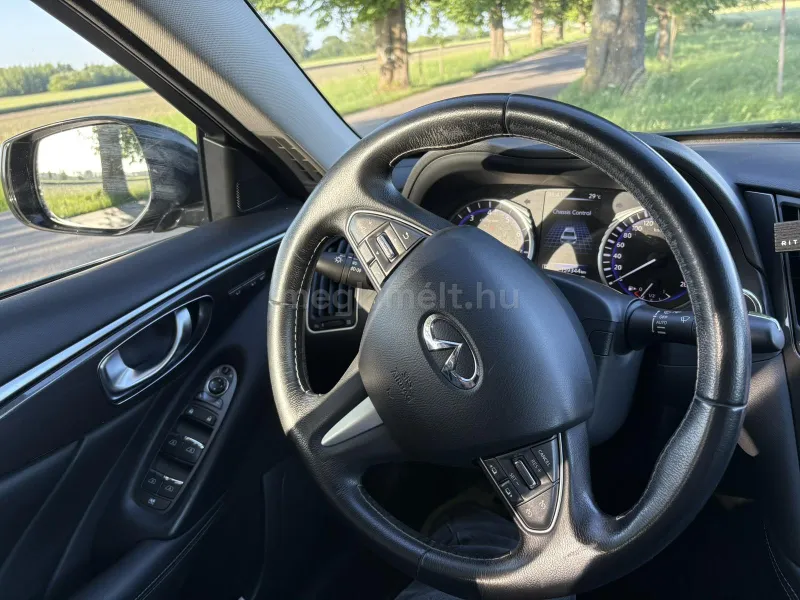 Infiniti Q50 2017