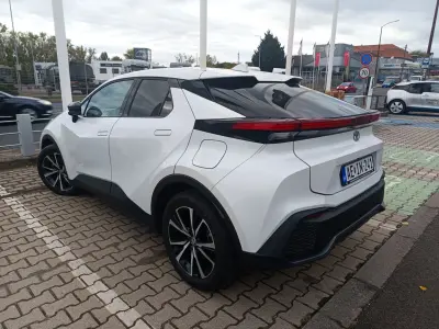 Toyota C-HR 2023 (miniatűr)