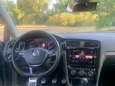 Volkswagen Golf 2018 (miniatűr)