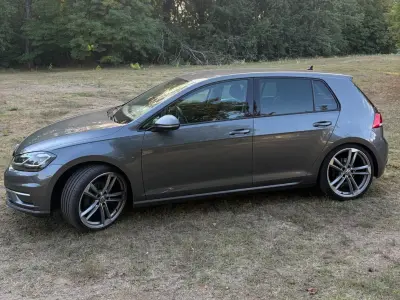 Volkswagen Golf 2018 (miniatűr)