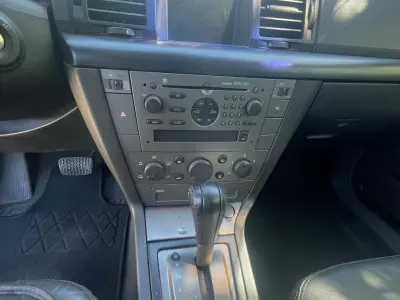 Opel Vectra 2004 (miniatűr)