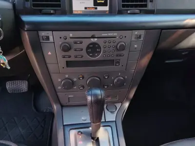 Opel Vectra 2004 (miniatűr)