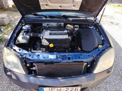 Opel Vectra 2004 (miniatűr)