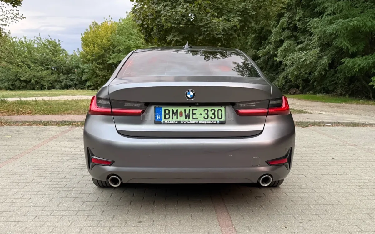 BMW 330 2019