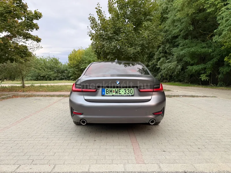 BMW 330 2019