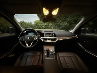 BMW 330 2019 (miniatűr)