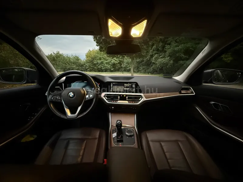 BMW 330 2019