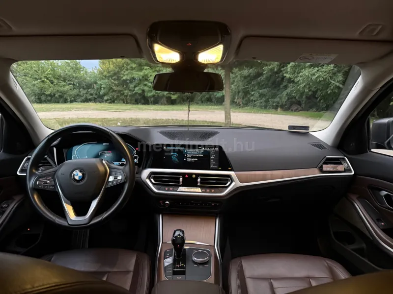 BMW 330 2019
