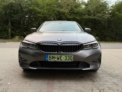 BMW 330 2019 (miniatűr)