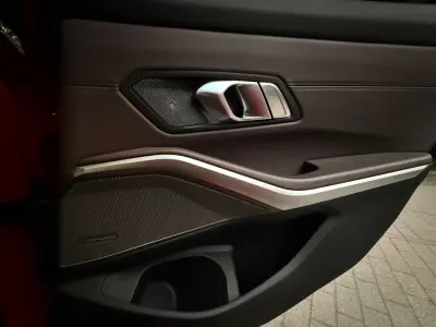 BMW 330 2019 (miniatűr)