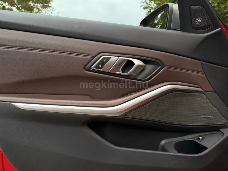 BMW 330 2019