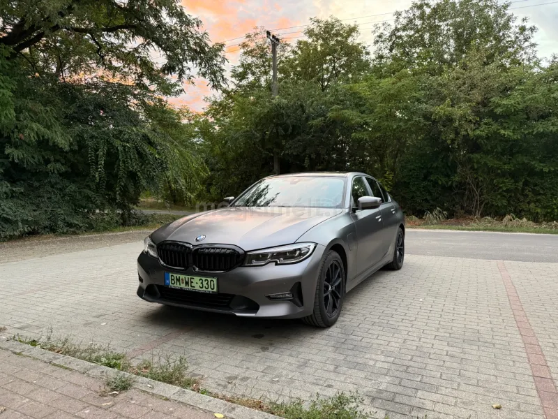 BMW 330 2019