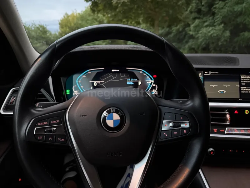 BMW 330 2019