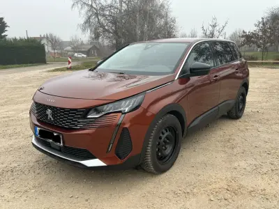 Peugeot 5008 1.2 PureTech Family Edition EAT8 (7 személyes)