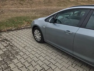 Opel Astra 2012 (miniatűr)