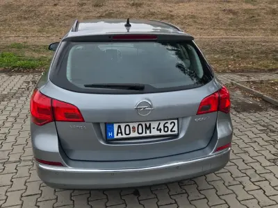 Opel Astra 2012 (miniatűr)