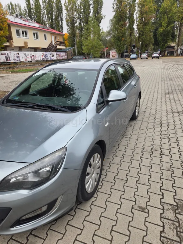 Opel Astra 2012